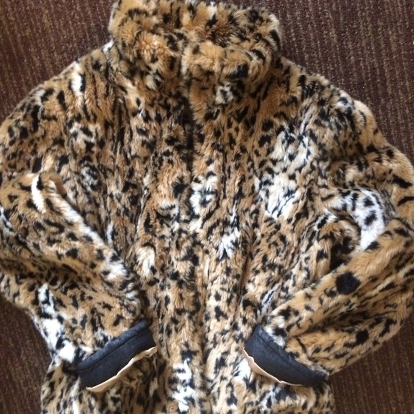 Peacoat - Picture 3 of 4